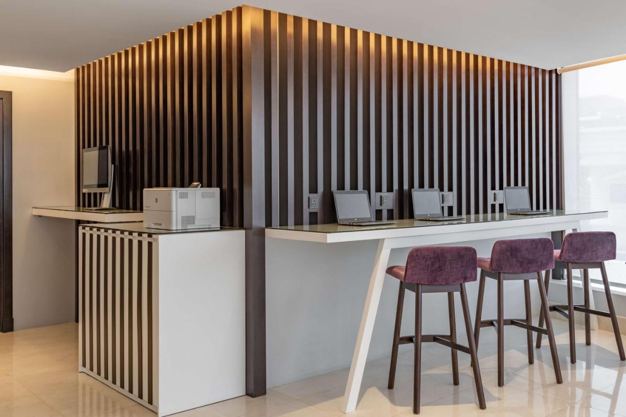 Park Inn By Radisson Jeddah Madinah Road Екстер'єр фото